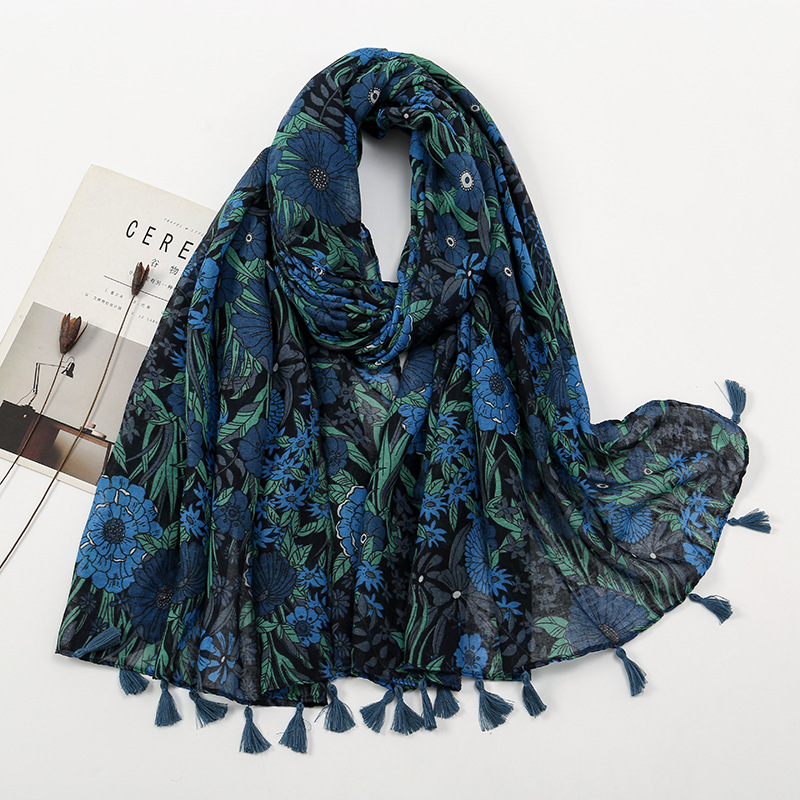 Picture of New Artistic Fresh Cotton and Linen Retro Tassel Scarf Women's Printed Beautiful Silk Scarf Japanese Sunscreen Shawl