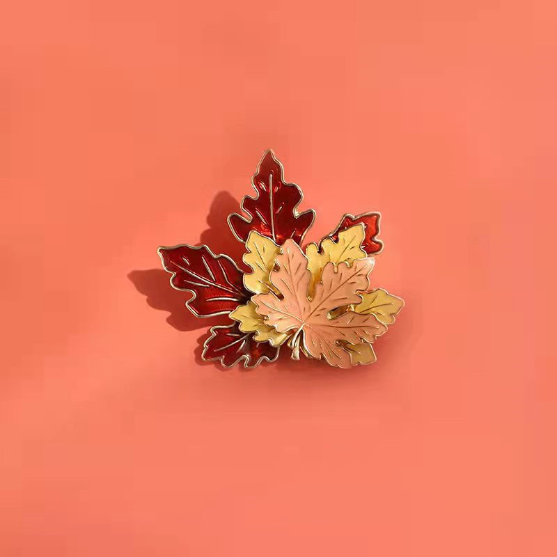 Ka Yi Love Japanese Pin Autumn Maple Leaf Brooch for Men and Women Couple Personality ins Trendy Metal Badge Decorations