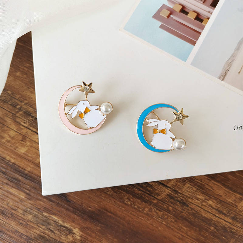 Picture of Japanese and Korean Style ins Pearl Moon Cartoon Bunny Brooch Sweet Cute All-match Metallic Decorative H3901