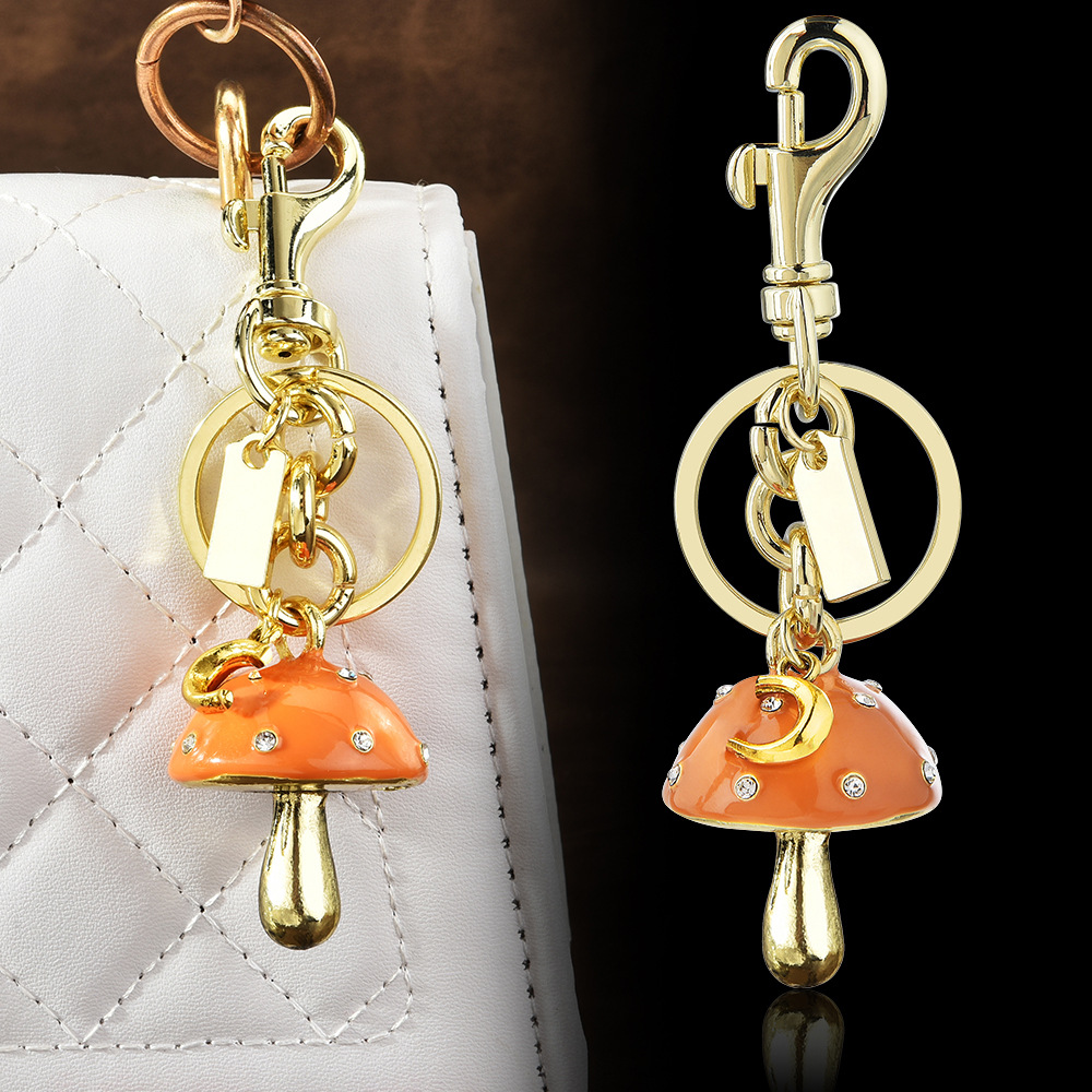 Amazon New Mushroom Keychain Summer Personalized Five-pointed Star Mushroom Shape Bag Keychain Pendant Accessories