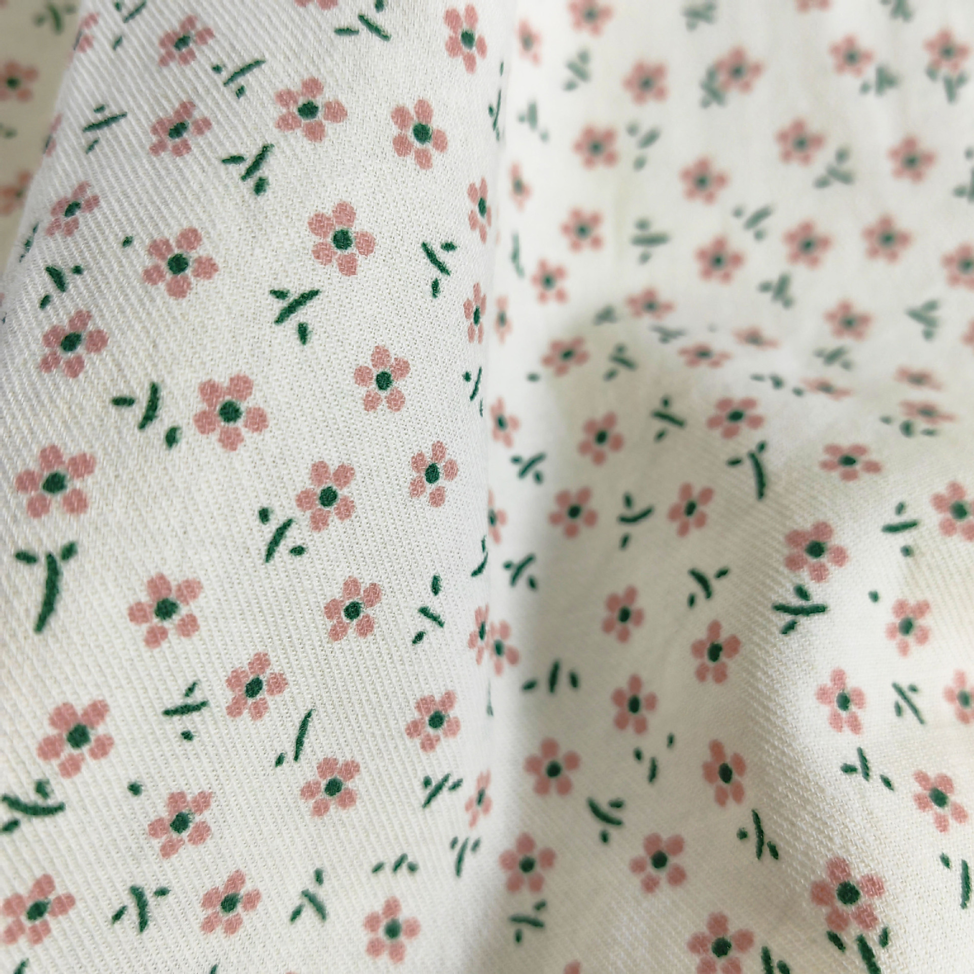 Picture of Spring and Summer Woven Washed Double-Sided Twill Small Fresh Floral Cotton Printed Shirt Dress Children's Clothing Fabric