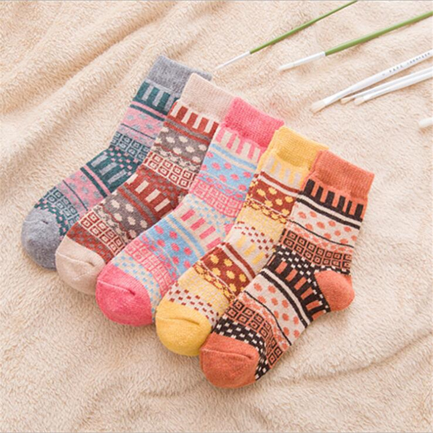 [5 pairs] rabbit wool socks autumn and winter thick warm ladies rabbit wool socks National Wind cashmere socks women