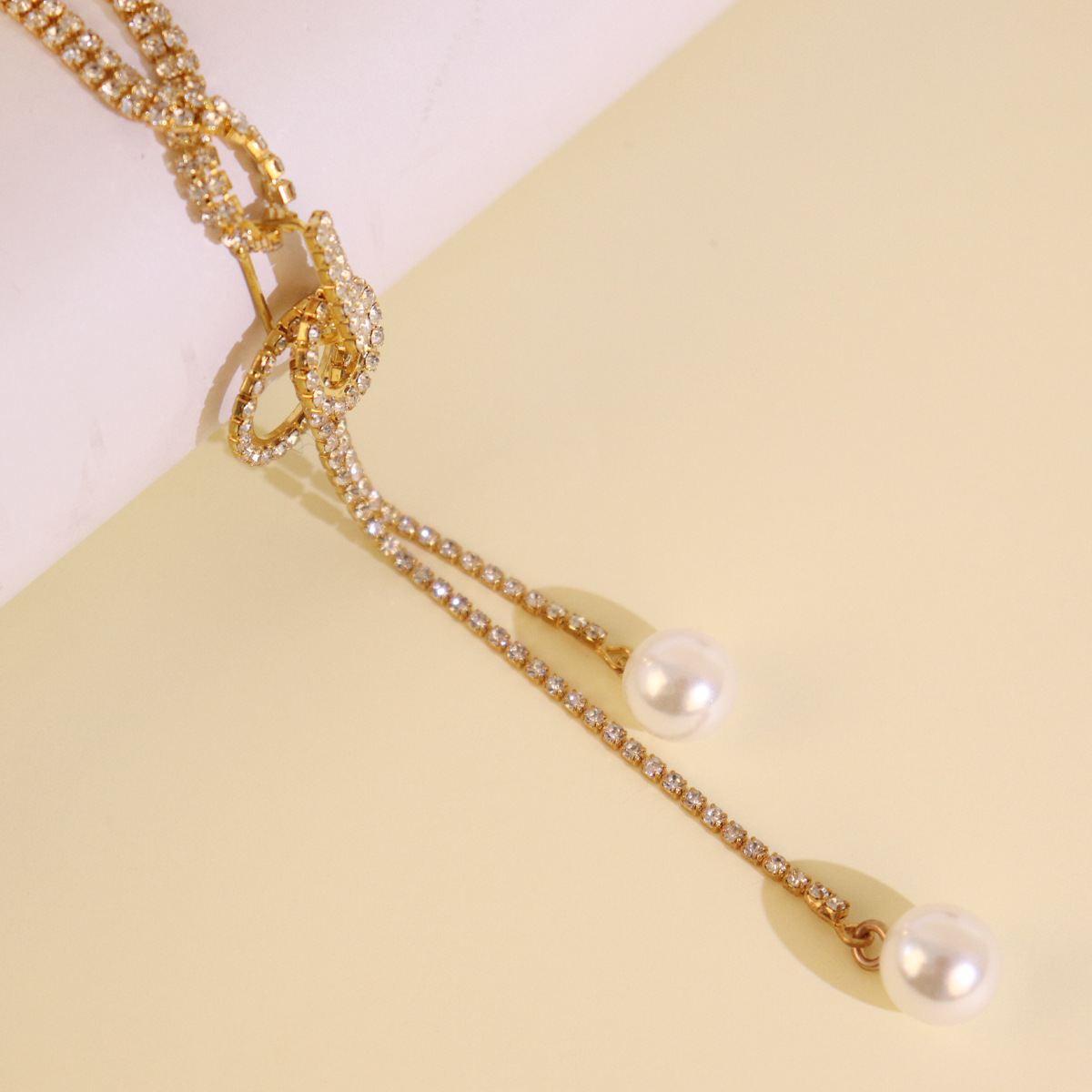 Picture of Elegant Internet Celebrity Shiny Women's Necklace Simple Style Big Ins Geometric Pendant Fashion Commuter Crystal Necklace Jewelry