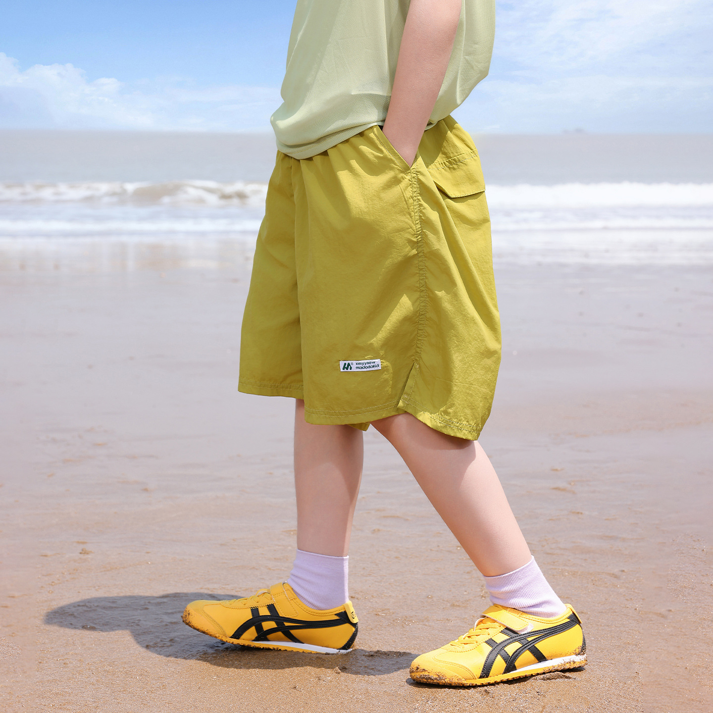 Picture of Huzhou Zhili Children's Wear Boys' Sports Pants Boys Summer Wear Pants 2025 Children's Shorts Breathable Quick-drying Pants