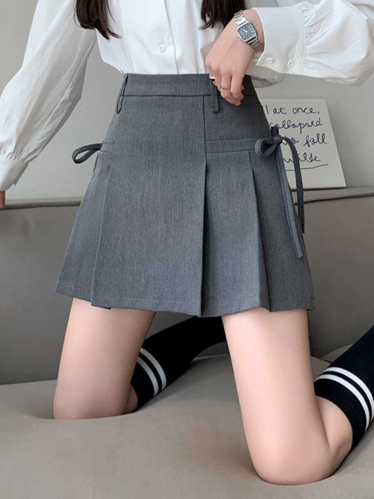 High-Waisted Slim Pleated Skirt for Women with Straps, Summer Sexy Petite Short Skirt, A-Line Skirt, Black Short Skirt