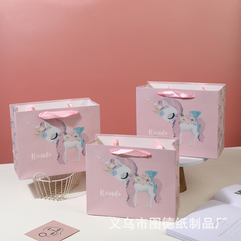 Pink cartoon gift bag kindergarten hand gift bag unicorn handbag cute birthday gift bag paper bag