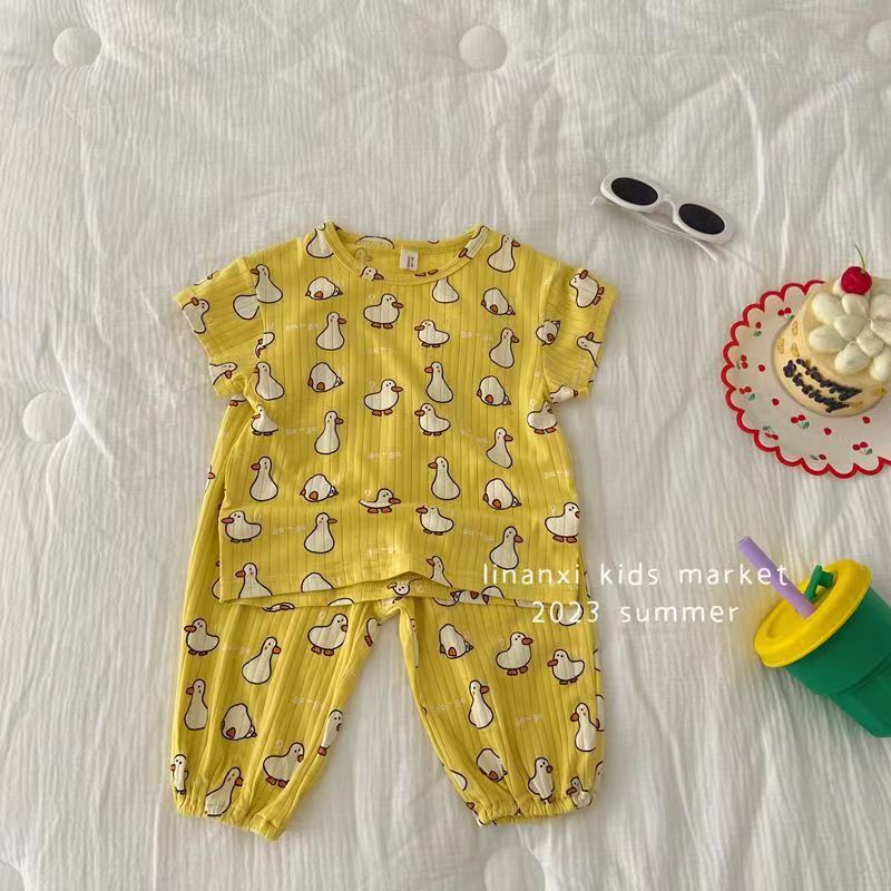 Picture of 2023 Summer Girls' Short-Sleeved Outerwear Set, Baby Summer Two-Piece Pajamas, Soft and Breathable, Can Be Worn Outside