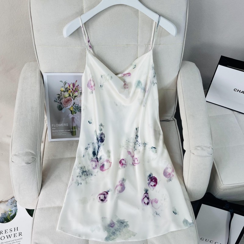 2023 new artificial silk suspender nightdress women's Sexy printed swing collar skirt thin women's pajamas one-piece delivery