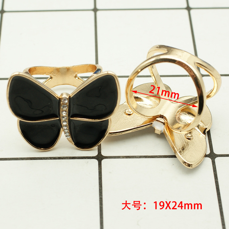 Picture of South Korea multi-functional scarf buckle high-grade Pearl fashion new Camellia windbreaker belt buckle high-end jewelry wholesale