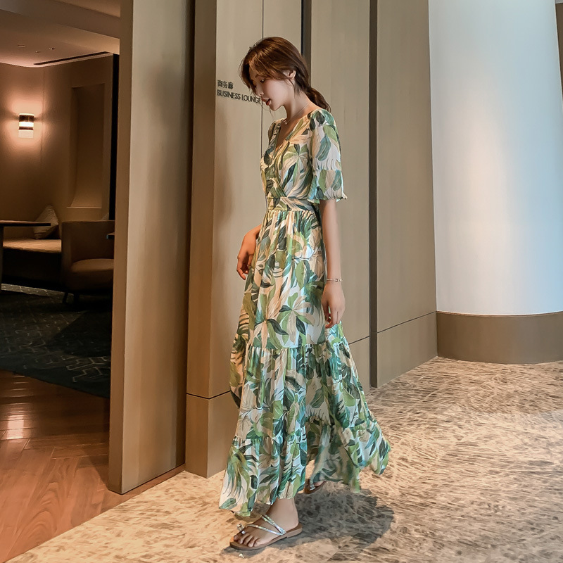 Avocado green summer dress 2022 new women's floral chiffon dress V-neck high waist belly-covering slimming dress fairy