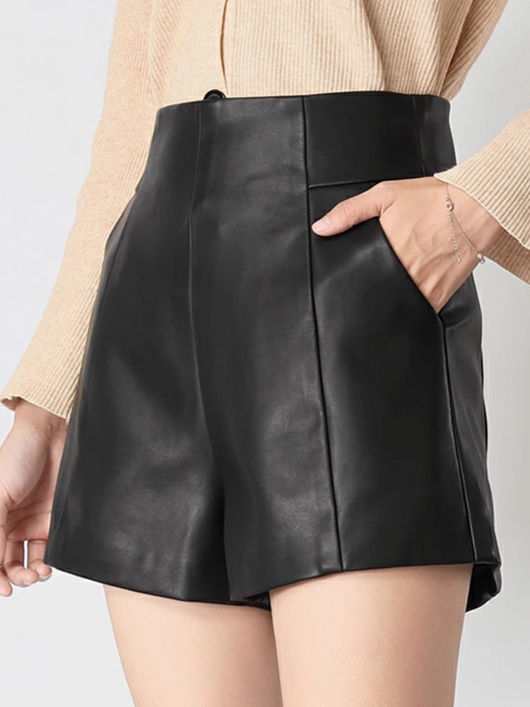 High waist slimming PU leather shorts women's 2025 autumn and winter new fashion Korean style wide leg pants small A- line boot pants