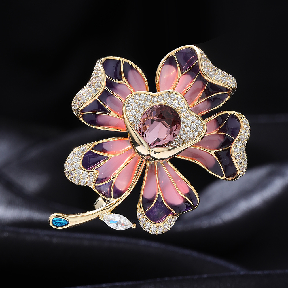 New European-Style Retro Exquisite Luxury Elegant Enamel Flower Coat Brooch Noble and Elegant Accessory