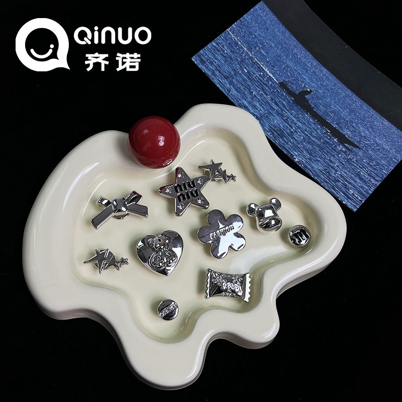 New Cartoon Cute DIY Hole Shoes Accessories Accessories Creative Removable Stereo Shoes Flower Buckle Shoes Decorative Buckle