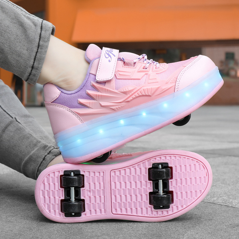 Spring and Summer new children's roller skating shoes fashion rechargeable luminous shoes walking shoes low-top wheel shoes