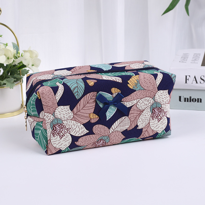Picture of Cross-border Small Floral Quilted Cosmetic Bag Travel Skin Care Zipper Bag Large Capacity Portable Storage Bag Soft Bag