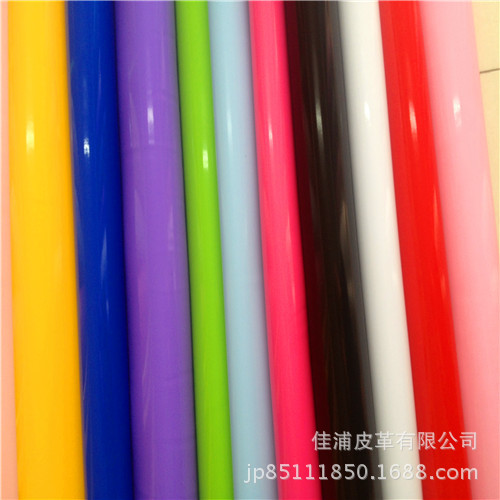 Ten-year-old shop offers high-frequency hot-pressed pvc leather bottomless cloth leather mirror leather fabric