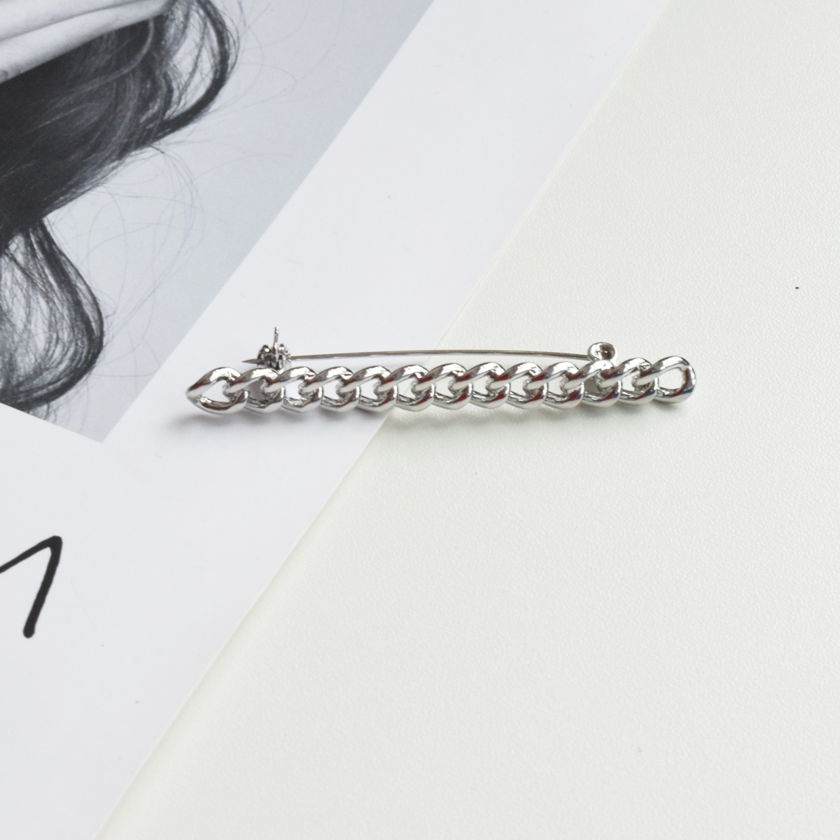 Picture of Dark Style Twist Chain Brooch Pin Women's Strap Pants Waistline Decorative Chain Punk Style Suit Accessories