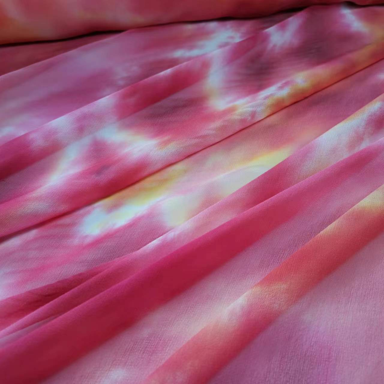 Picture of Silk Georgette Fabric with Silk Shading, 8 Momme Narrow Width, 100% Silk Fabric for Fashion