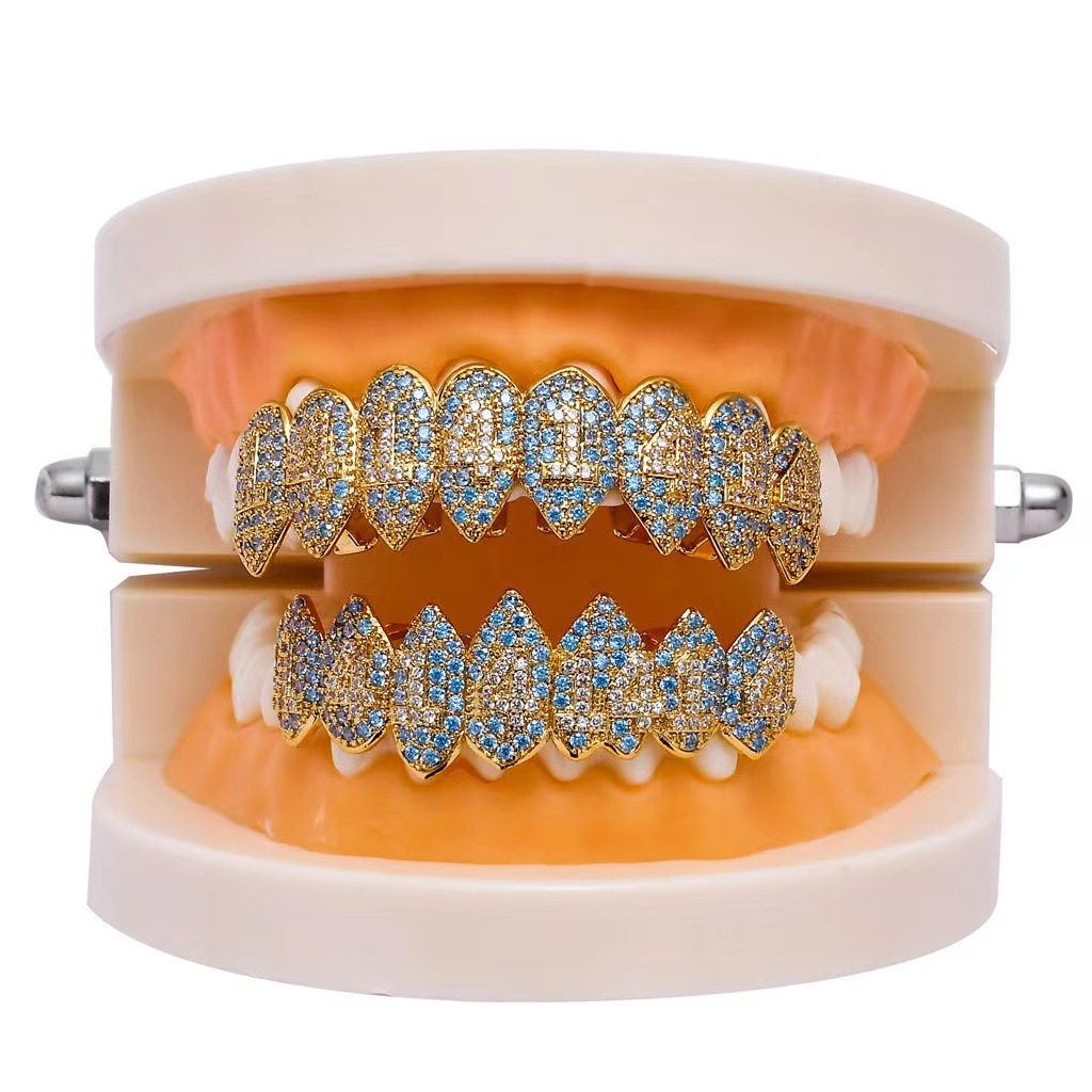 European and American Halloween Hip-hop 1414 Braces GRILLZ 8 Teeth Pointed Teeth Vampire Personalized Zircon Gold Braces