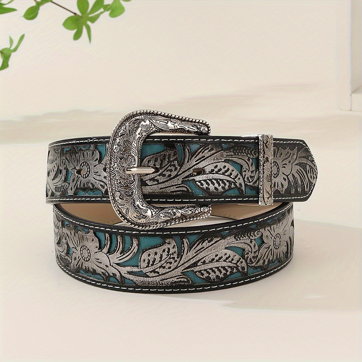 Hot-Selling Cross-Border E-Commerce Exquisite Hollow Embossed Belt with Antique Silver Pin Buckle for Women, In-Stock Wholesale Punk Style