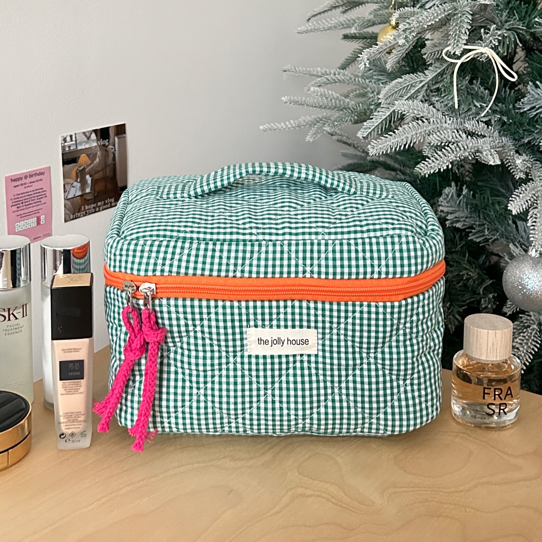 Picture of Creative Contrast Color Plaid Cosmetic Bag Women's Ins Large Capacity Cosmetic Brush Storage Bag Portable Travel Bag