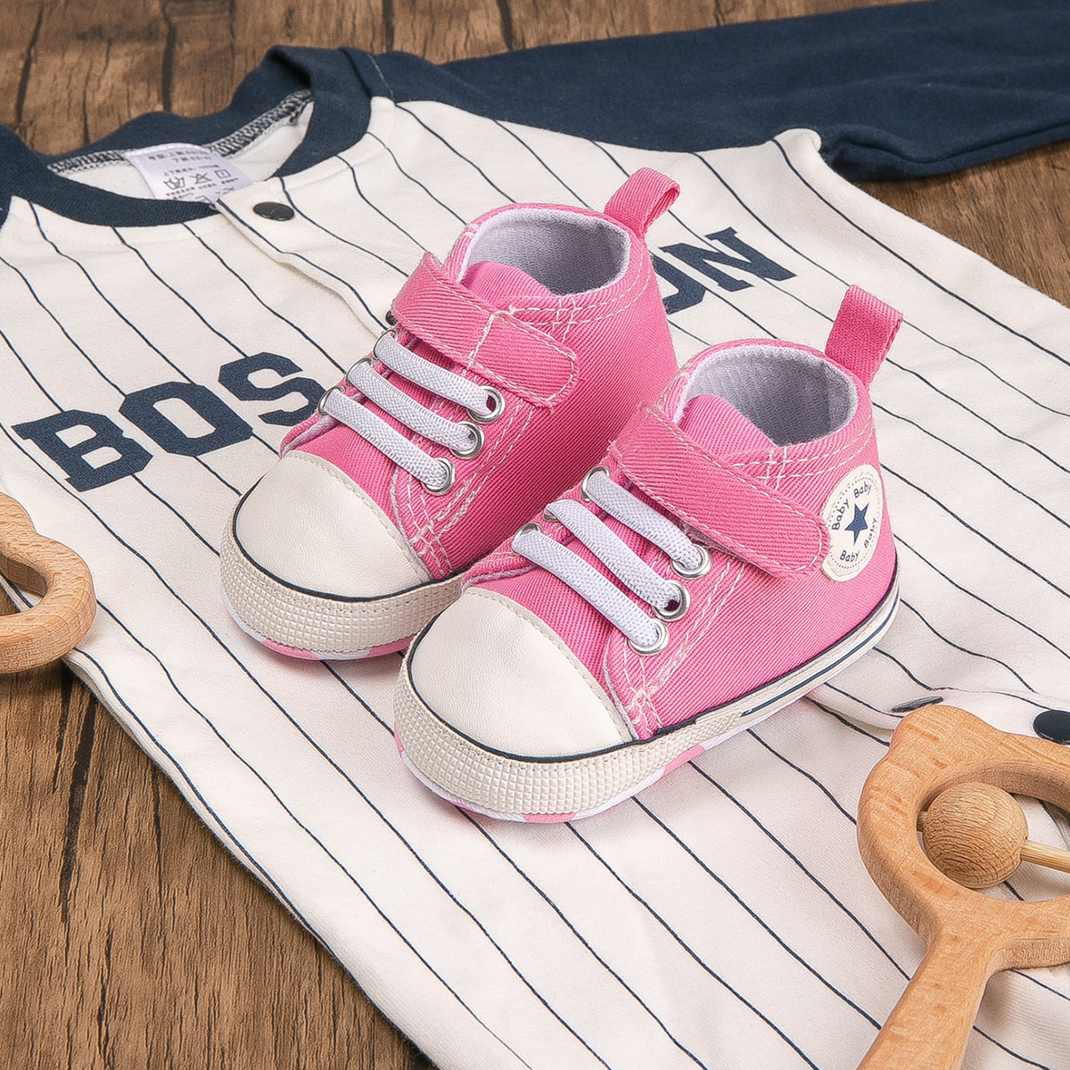 Picture of Foreign trade explosions classic high-top baby canvas shoes toddler shoes soft bottom with baby shoes
