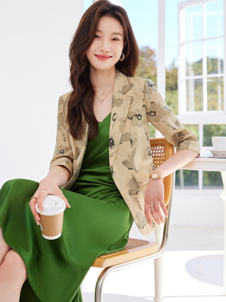 Fashionable printed suit jacket for women spring and summer Western style three-quarter sleeve new suit inner wear dress temperament suit