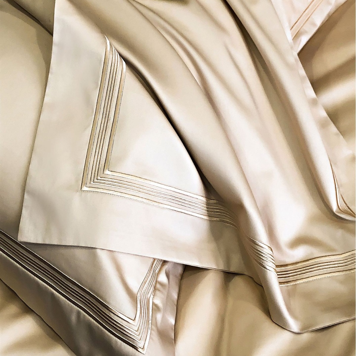 Picture of Class A 140 Xinjiang long staple cotton four-piece cotton bed sheet quilt cover simple embroidery light luxury four seasons