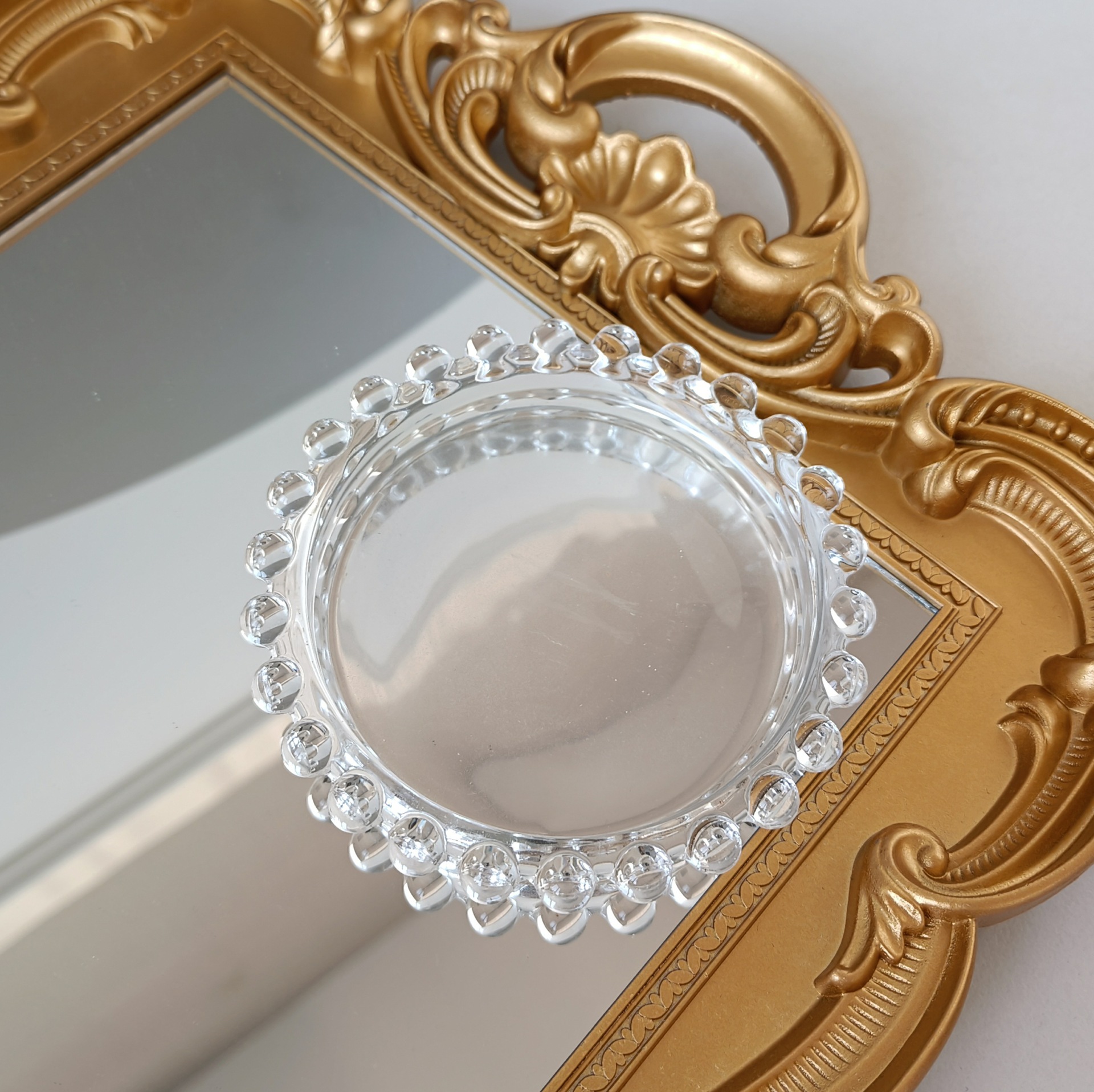 Picture of Bead Side Ins Glass Plate Dessert Dish Flavor Dish Jewelry Storage Dish Glass Day Dish Fruit Plate Fruit Dish