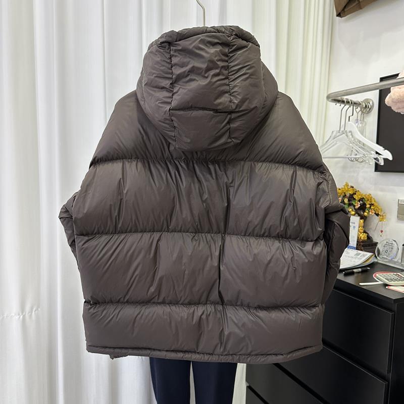 Picture of Small Thickeneded Short Cotton Outwear for Women 2025 Winter Trendyy Fashion New Hooded Warm Bread Outwear Trendy
