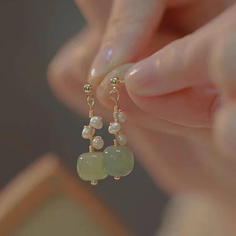925 Silver Hetian Jade Freshwater Pearl Wrapping Earrings Women's New Fashionable Elegant Simple Earrings Winding Pearl Earrings