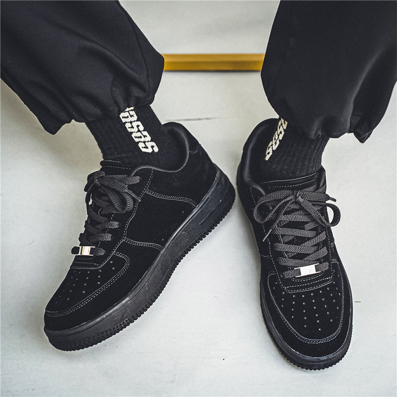 2025 New Niche Board Shoes Men's Thick Sole Increased Korean Breathable All-match Sports Casual Trendy Shoes Fashion Black Shoes