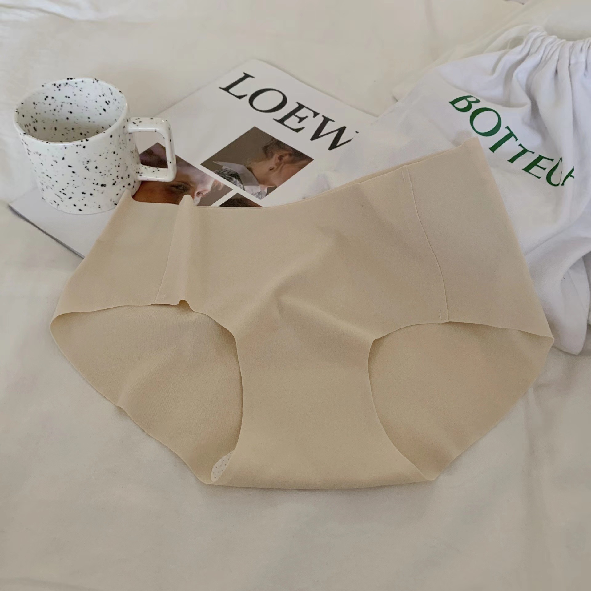 Picture of "Your niche likes" [simple and clean style] simple solid color girl seamless underwear women's underwear