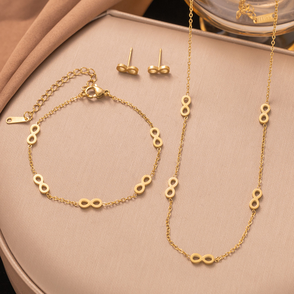 Cross-border New 18K Gold Stainless Steel Necklace Women's Fashion Light Luxury High-end Fashionable Clavicle Chain Digital 8 suit