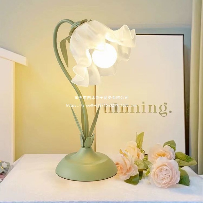 New butterfly bedroom bedside desk flower desk lamp ins girl fresh gift reading desk lamp one piece wholesale