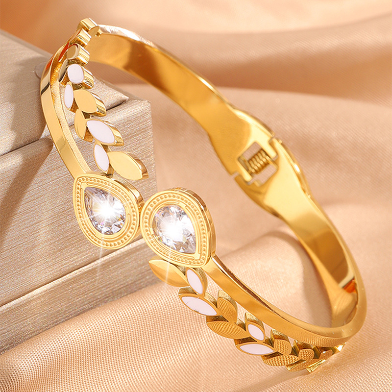 Picture of Cross-Border New Water Drop Leaf Stainless Steel Bracelet for Women European and American Light Luxury High-End Hollow Bracelet Non-Fading Jewelry