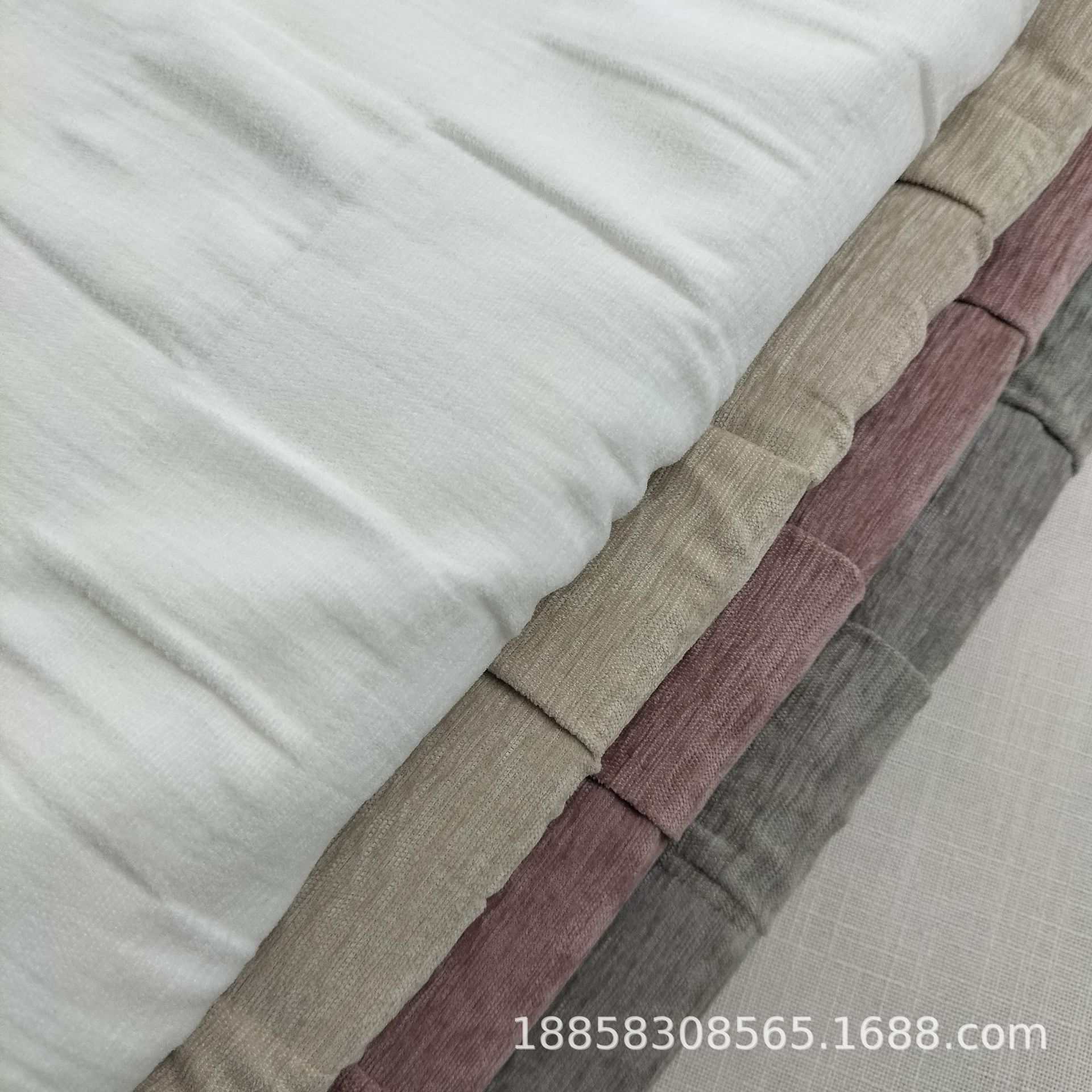 New chenille matte double-layer wrinkled bedding fabric high-end light luxury comfortable and warm plaid jacquard wrinkle fabric