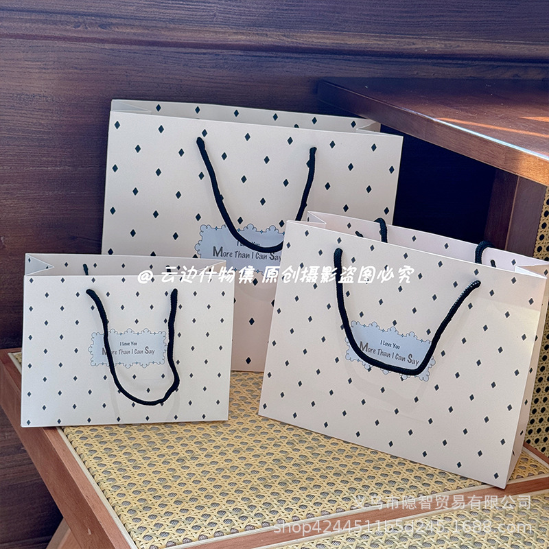 Small Fresh Polka Dot Gift Bag Clothing Shopping Bag Jewelry Candy Souvenir Handbag Simple Gift Packaging Bag
