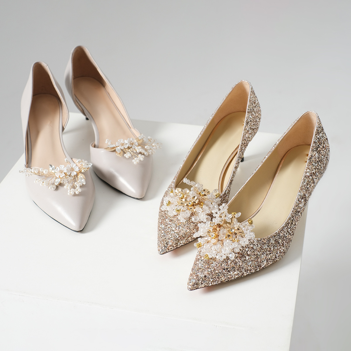 Picture of European and American Bride Wedding Shoes Accessories Detachable Shoe Buckle Exquisite Handmade Accessories Beautiful Crystal Beaded High-heeled Shoes Shoe Flower