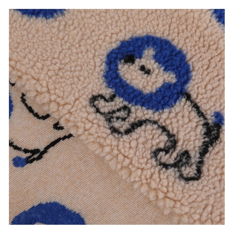 Flannel plush fabric Wholesale 360g polyester jacquard little lion grain velvet lamb wool fabric