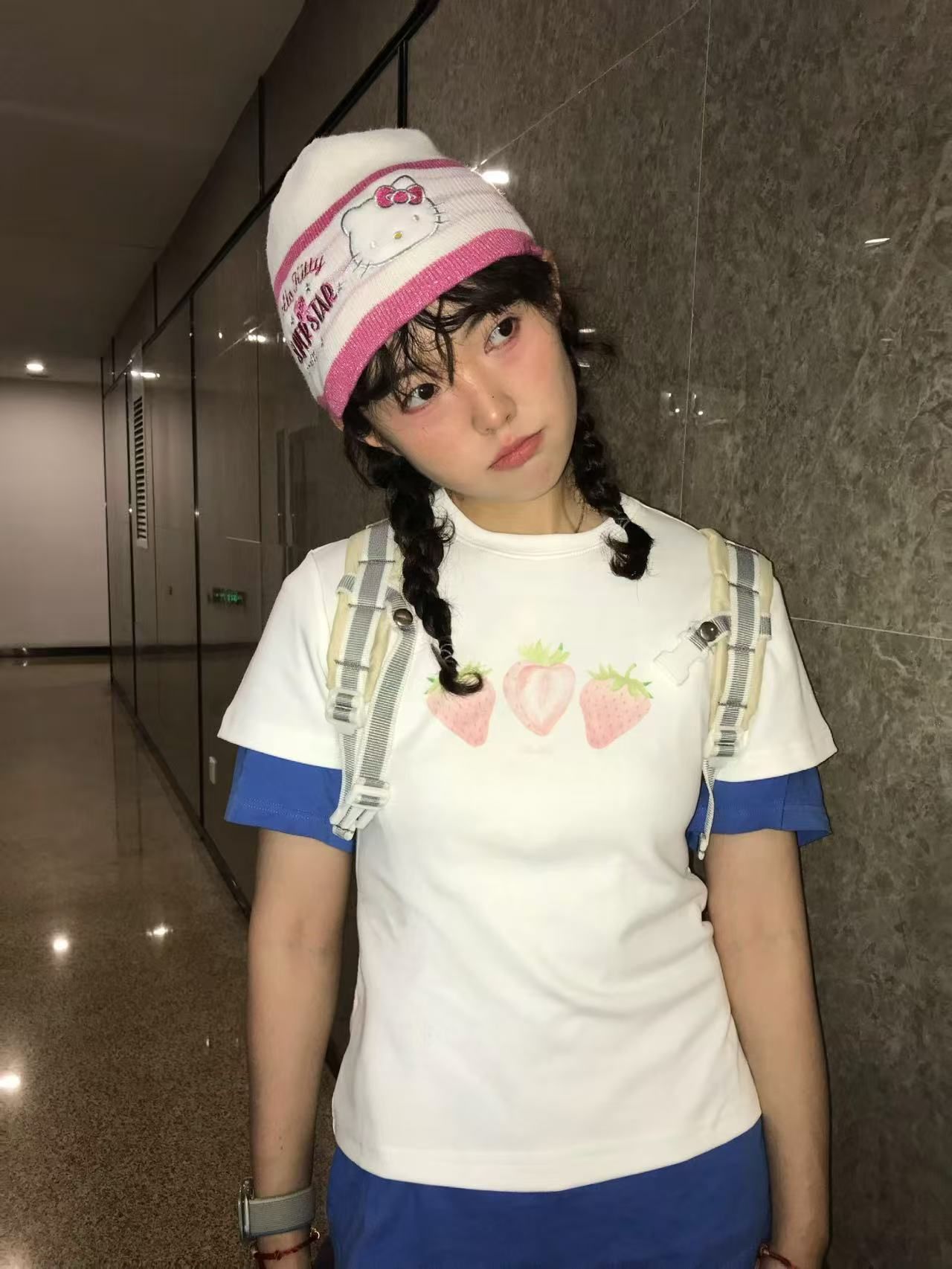 Picture of 2025 New Summer Korean Style Light Pink Strawberry Print Right Shoulder T-Shirt Women's Hot Girl Slim Tight White Short-Sleeved Tee