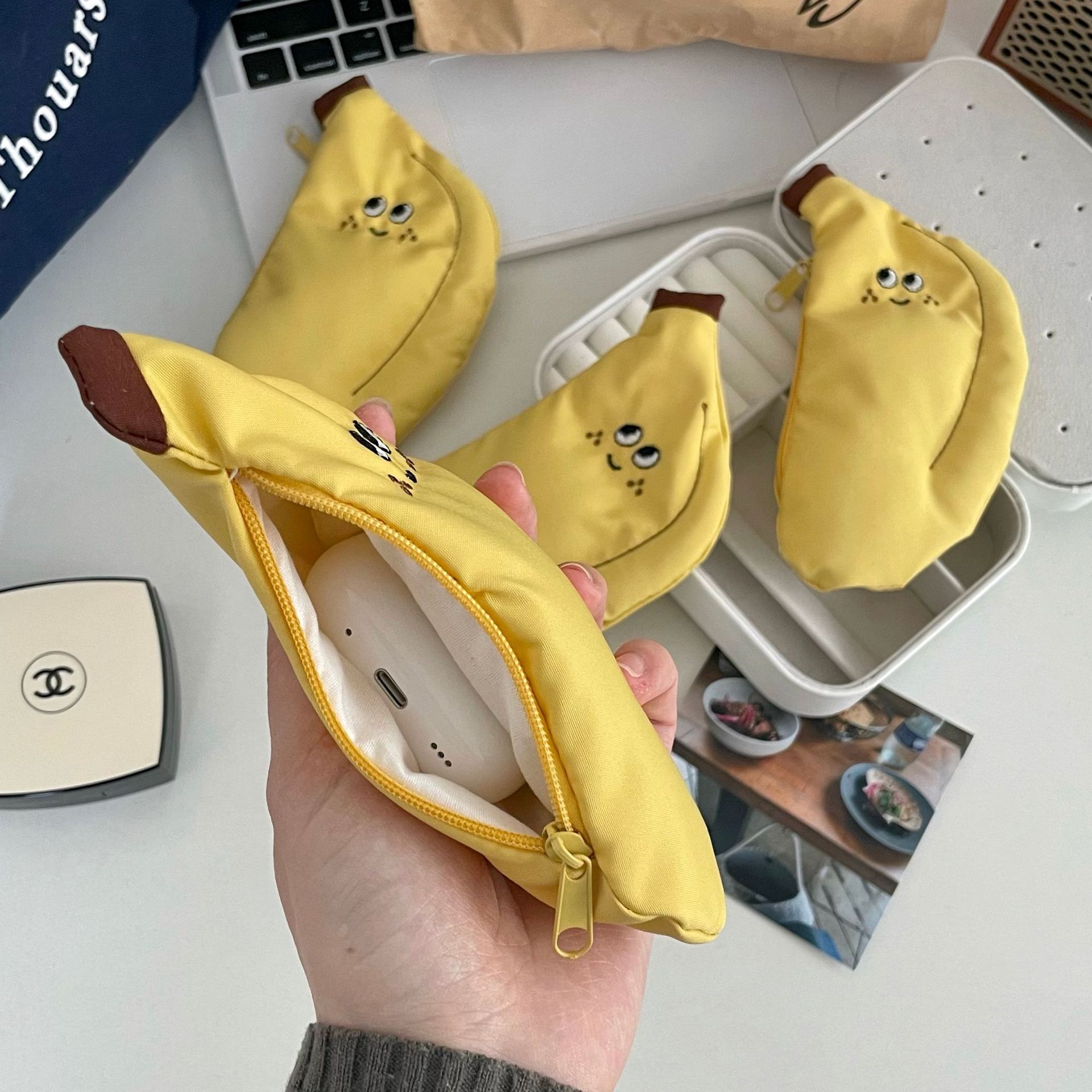 Picture of Cartoon Girl Heart Coin Purse Ins Cute Little Banana Mini Canvas Id Headphone Storage Student Bag Pendant