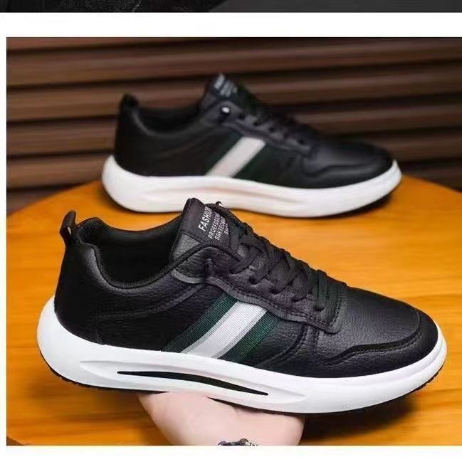 Men's Shoes Spring and Autumn 2025 New Men's Sports Casual Soft Bottom Running Shoes Non-slip Slip-on White Shoes for Men