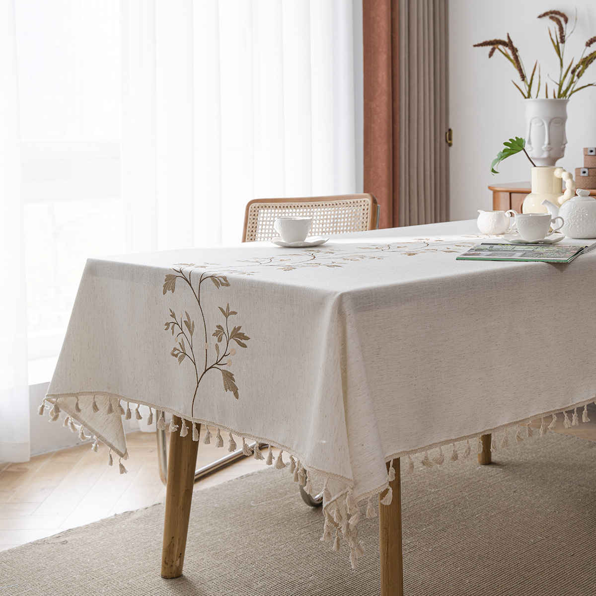 Picture of Yiman Qiyun Dining Table Fabric Flower Embroidered Tablecloth Artistic Round Table Fabric Rectangular Factory Straight Hair