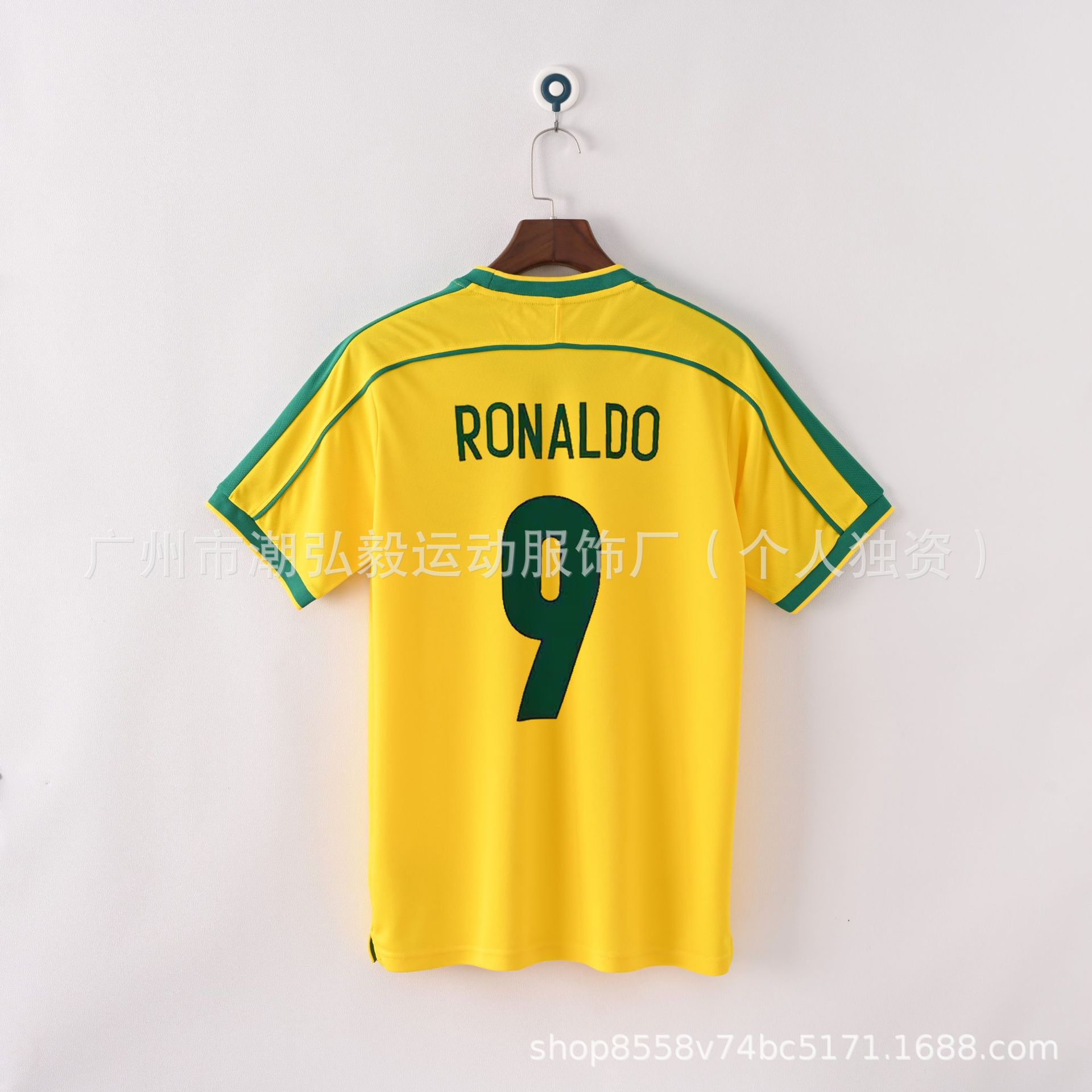 Wholesale Vintage 980204 World Cup Brazil Jersey No. 9 No. 10 Ronaldo Vintage Jersey Soccer Uniform