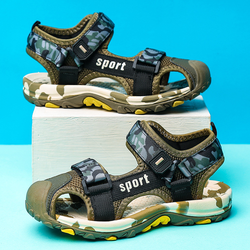 Cross-border children's sandals 24 summer new sports leisure anti-kick boys sandals big children's beach shoes wholesale