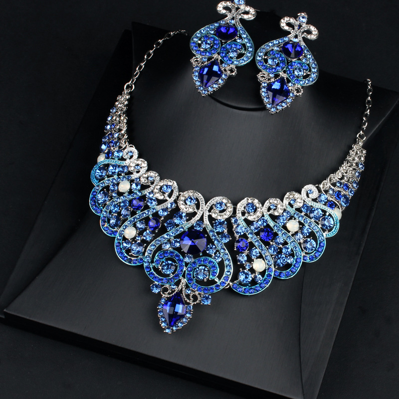 European and American Exaggerated Necklace Earrings suit Blue Crystal Clavicle Chain Decorative Necklace Dress Accessories Vintage