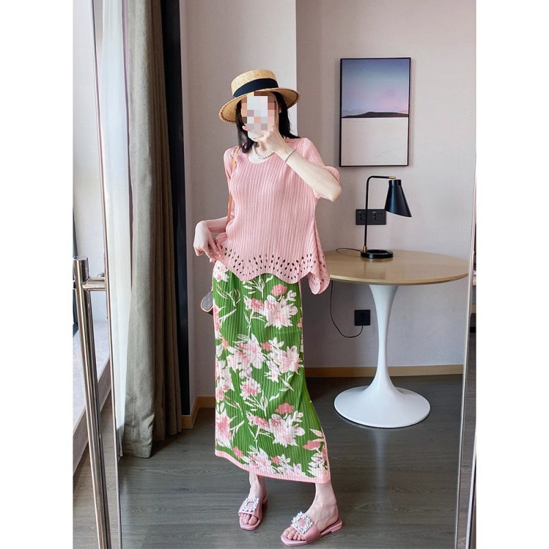 2024 New Summer High Waist Pleated Skirt Women's Fashionable Elegant All-match A- line Skirt Slimming Draping Pleated Skirt