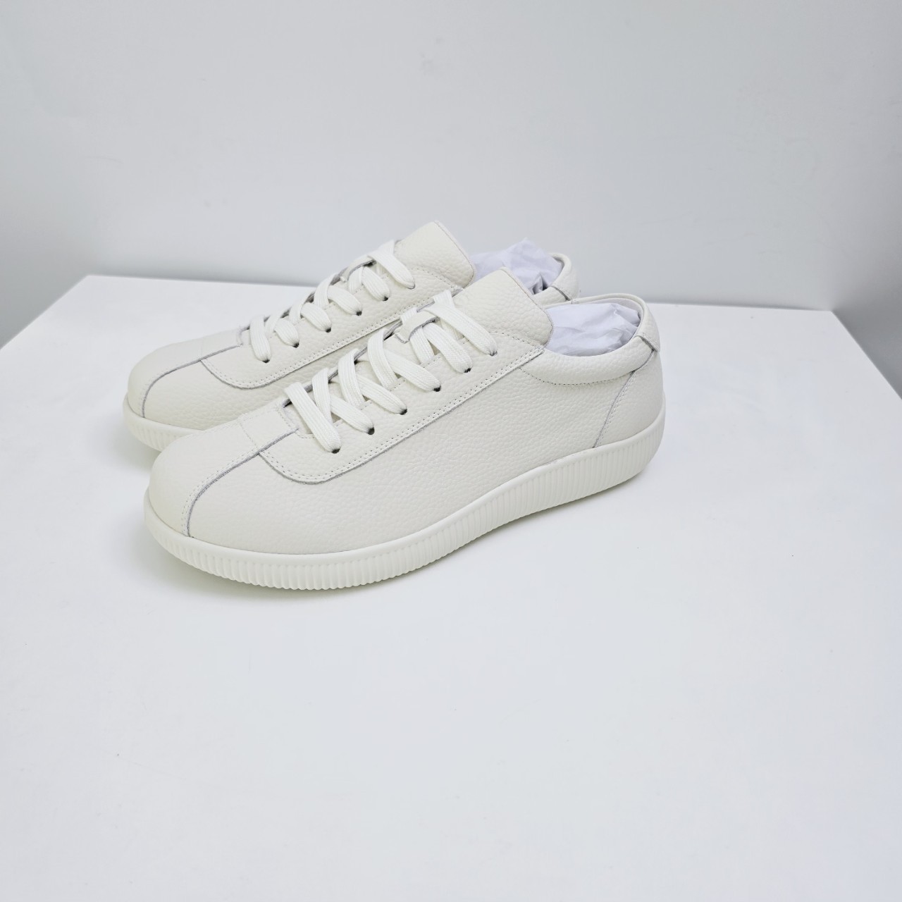 Breathable New Genuine Leather Couple Shoes, Casual Men's Shoes, Fashionable and Versatile Moral Training Shoes, White Shoes, Round Toe Flat Soles