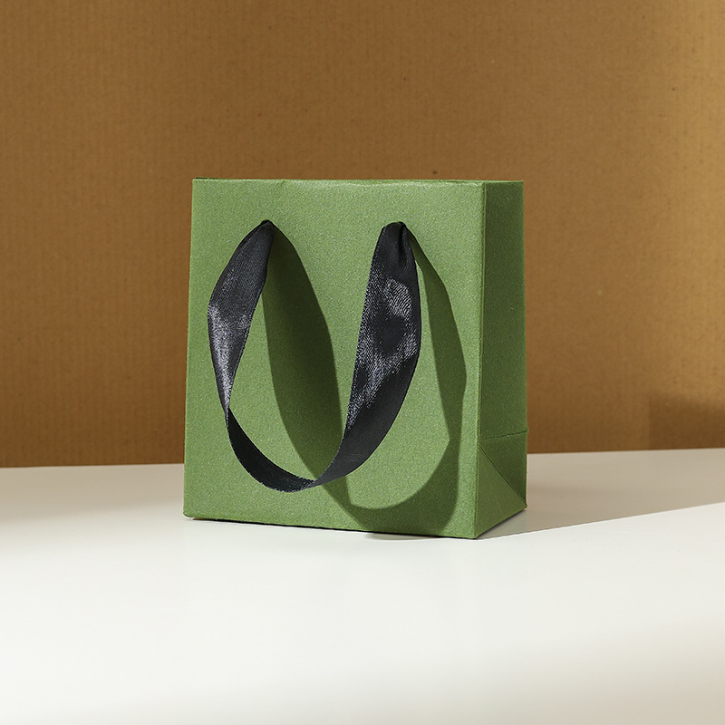 Picture of Kapok Green Jewelry Packaging Box Light Luxury Heaven and Earth Cover Dustproof Cloth Bag Ring Jewelry Velvet Set Drawer Box Wholesale